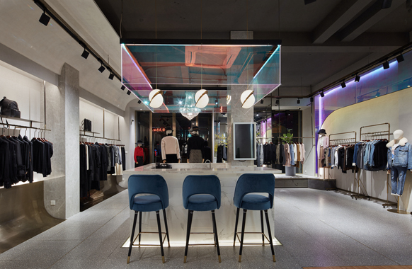 廣州展廳設(shè)計(jì)公司莆田左右高端女裝服裝店裝修設(shè)計(jì)